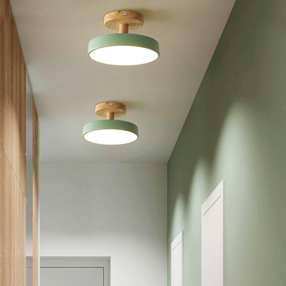 Loftlampe Skandinavisk Stil med Trædetalje og Pastelfarvet Skærm