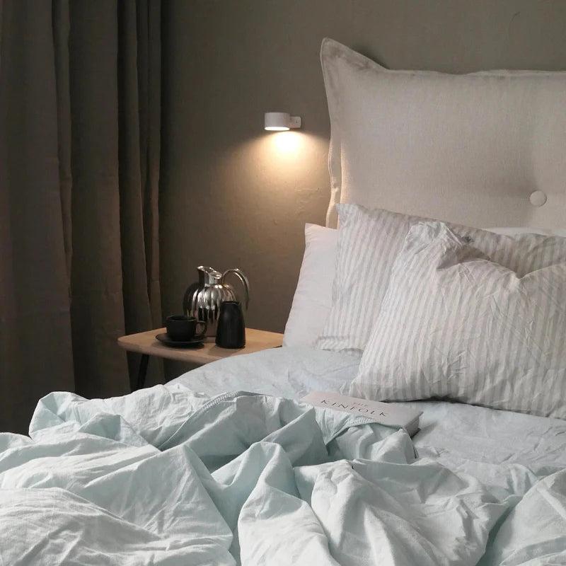 Wireless Wall Lamp – Dimmable and Rechargeable, Minimalist Design for Living Room or Bedroom