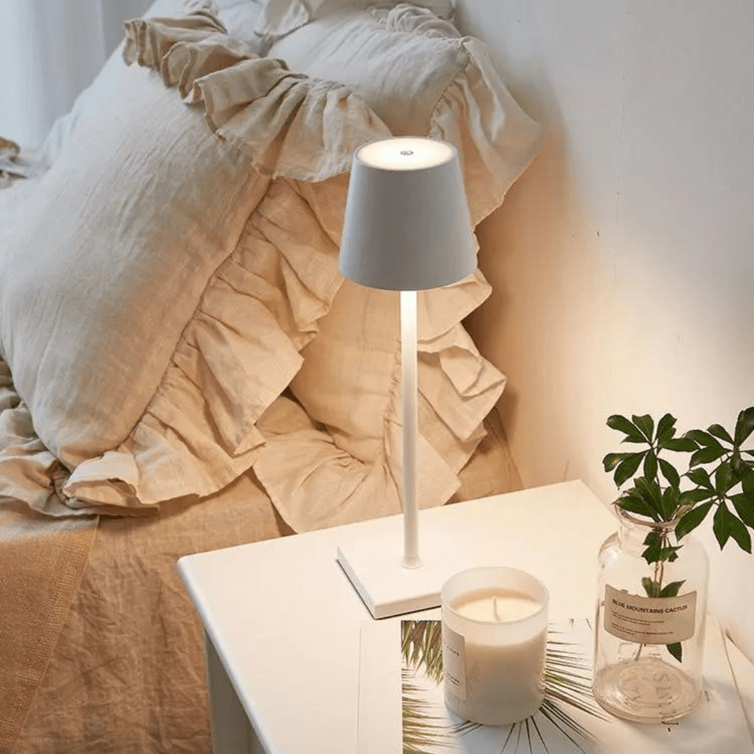 Trådløs Bordlampe – Moderne Metal LED-lampe i Flere Farver til Skrivebord, Natbord eller Sidebord.