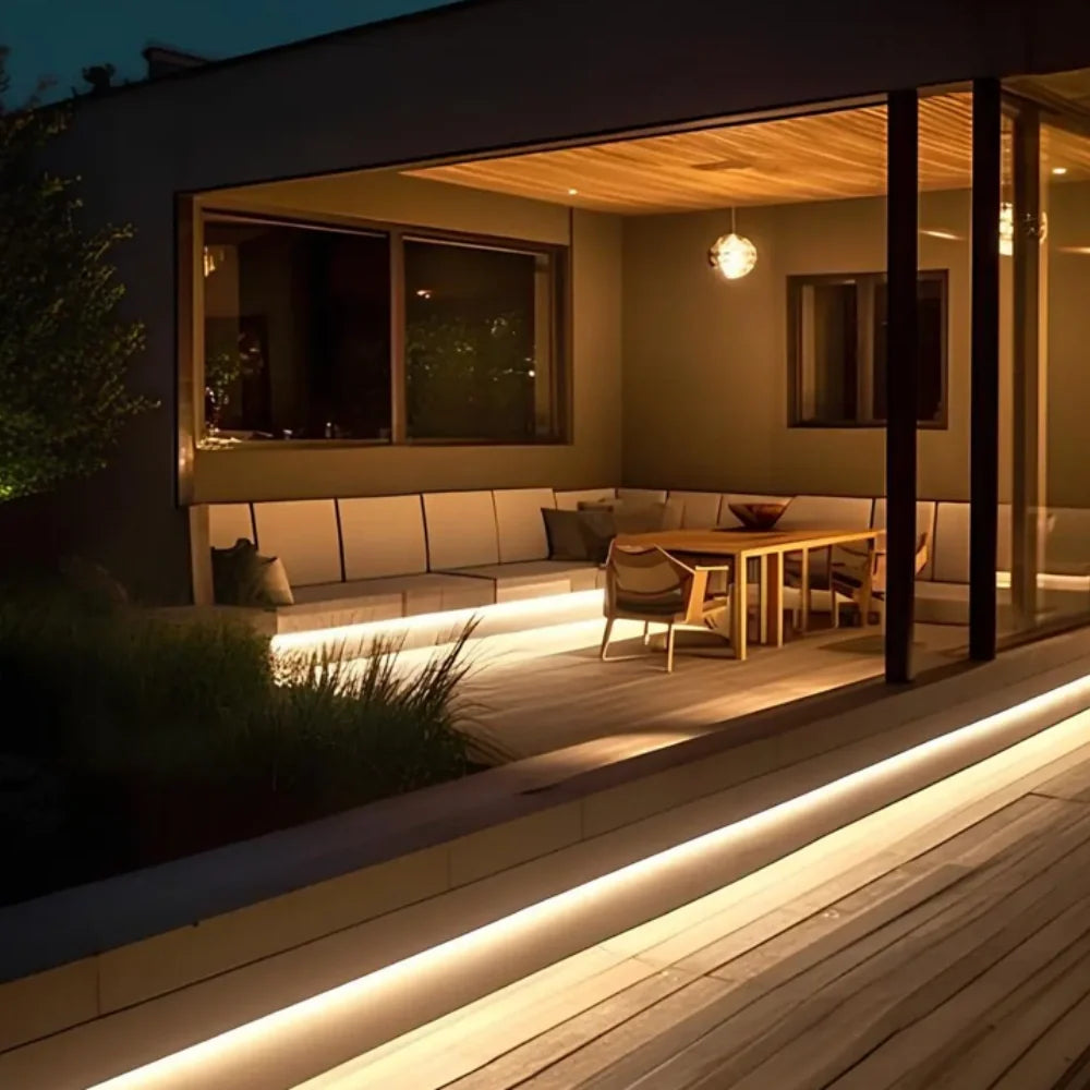 Motion LED Strip – Fleksibel og Vandtæt, Dæmpbar Belysningssystem til Trapper, Skabe og Badeværelser