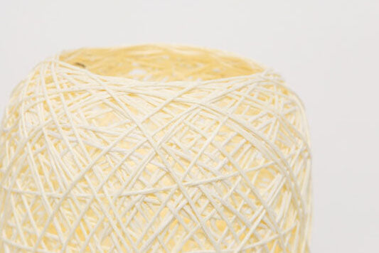 Bordlampe i Rattan og Træ – Industrielt Japandi-Design
