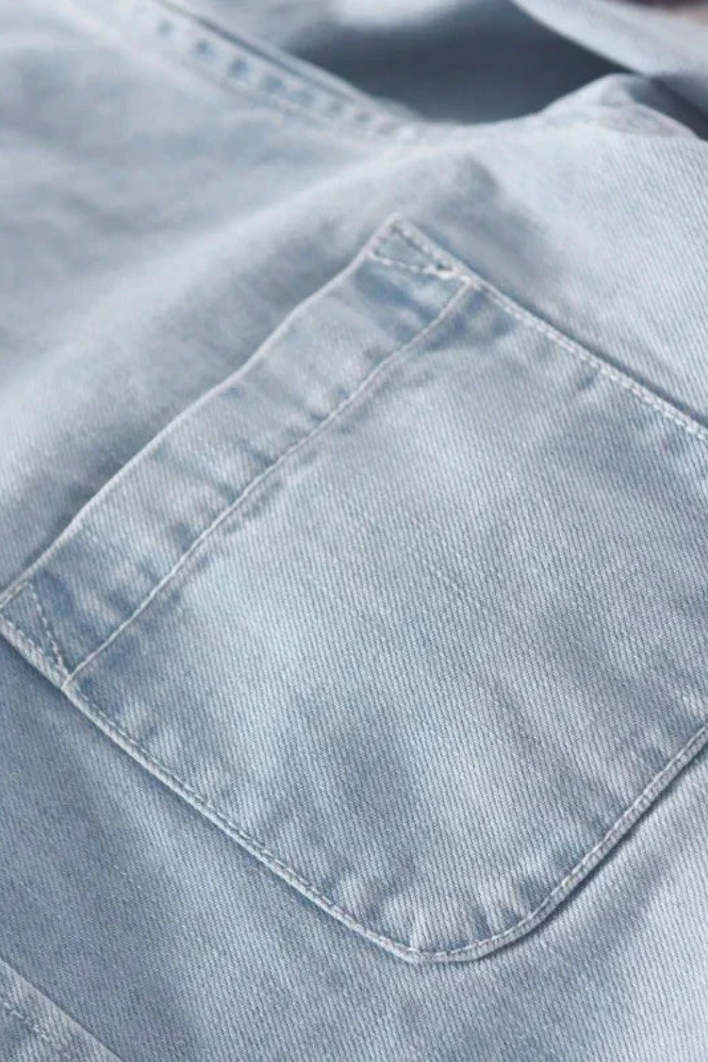 Herreskjorte i Denim – Langærmet med Knapper og Brystlomme
