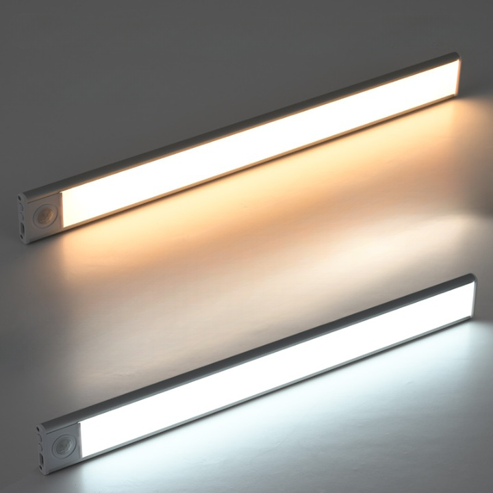 Bevægelsessensor Lampe – Dæmpbar, Hvidt Lys til Skab, Gang eller Køkken