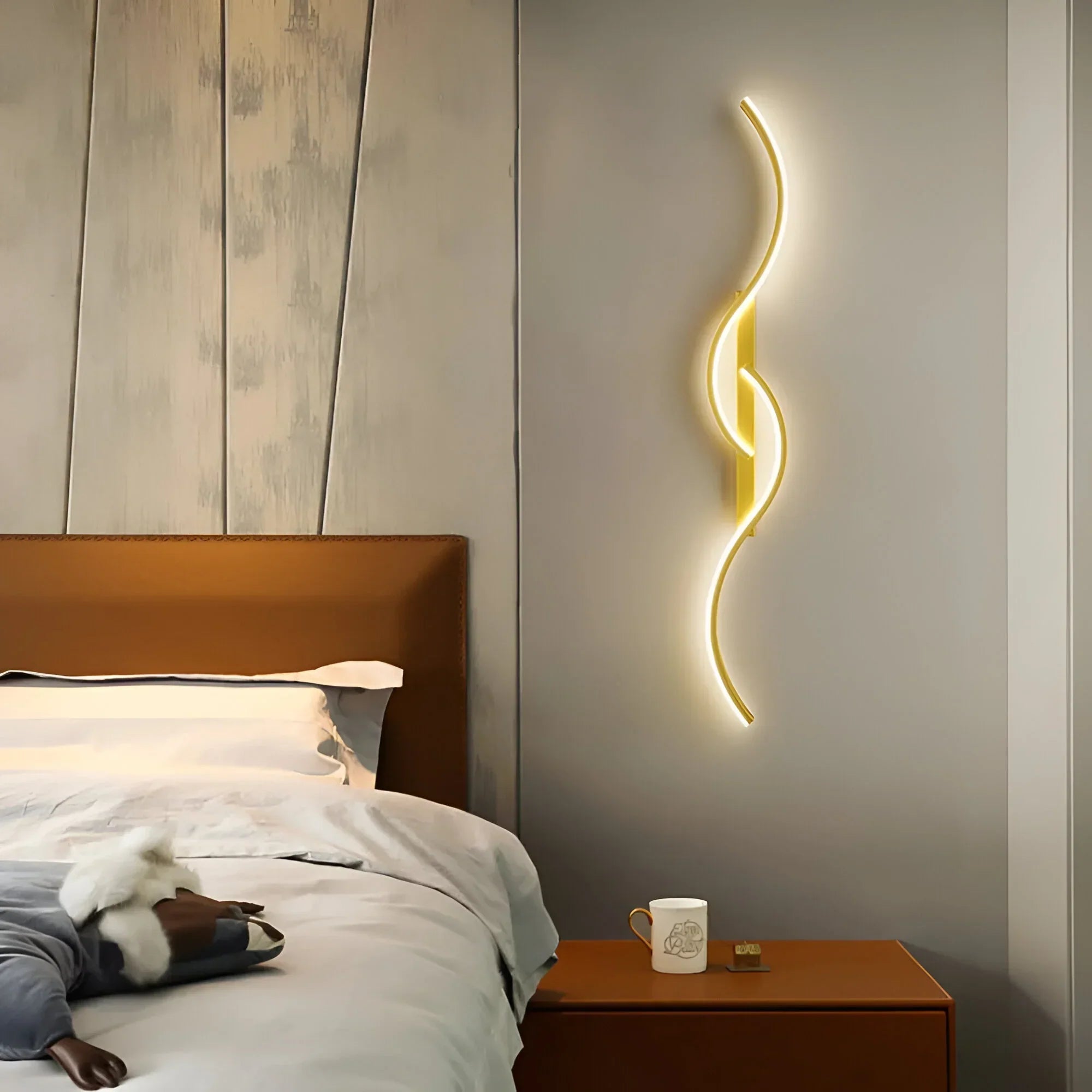 Modern LED wall lamp – aluminum and acrylic, curved design for living room, bedroom, or office