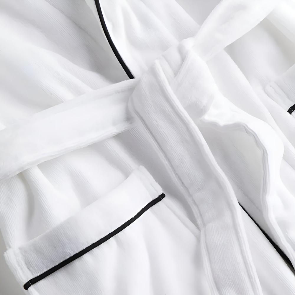 Short Bathrobe – Lightweight Cotton, Unisex in Soft White for Home or Swimming Pool