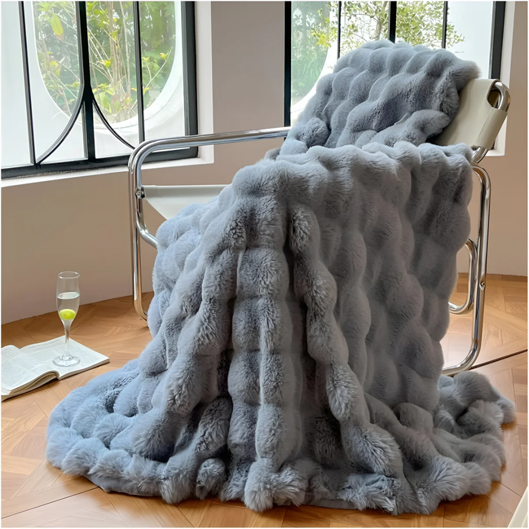 Fleece Blanket – Soft Polyester in Modern Design for Home or On the Go