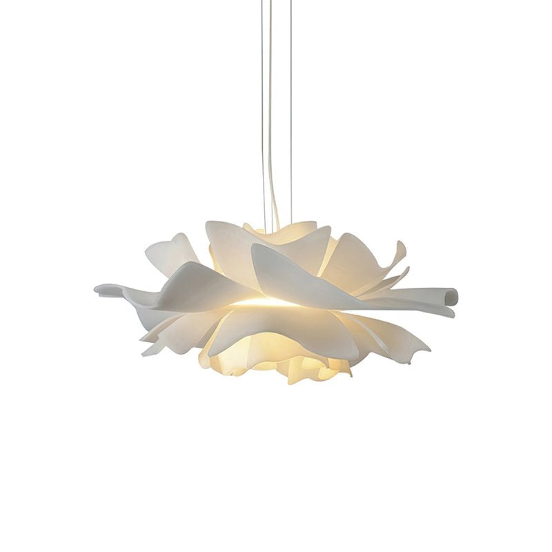 Loftlampe – Hvid, Lotus-inspireret Design til Spisestue eller Stue