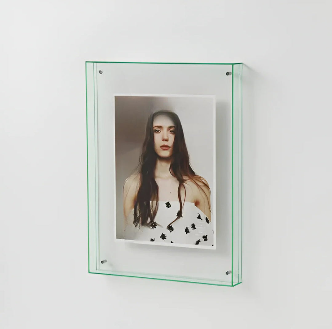 Acrylic Photo Frame – Transparent, Minimalist Design for Your Desk or as Wall Decor