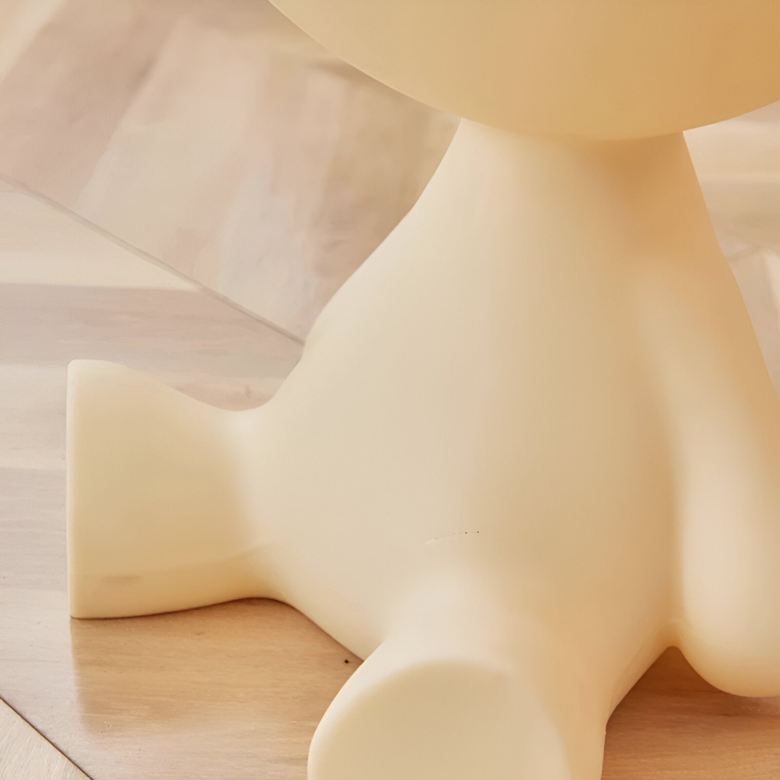 Round low table – black plastic, timeless design for living room or sitting room