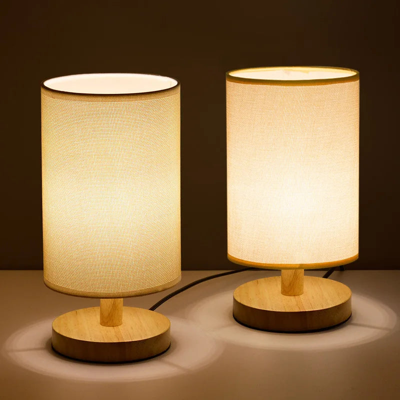 Bordlampe i Bambus og Hør – Dæmpbar LED med Fjernbetjening