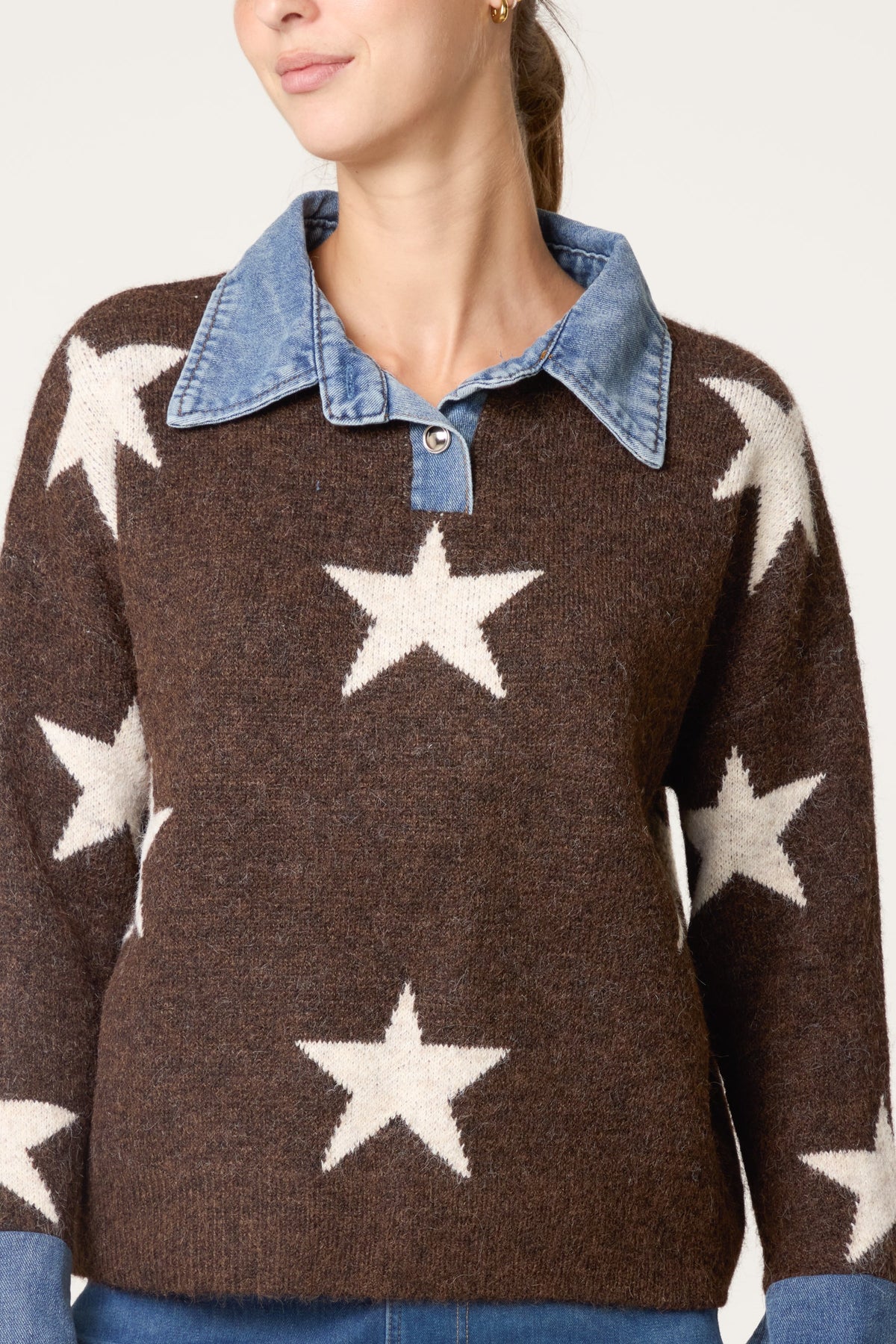Dame Strikket Trøje med Stjernemønster og Denim Krave