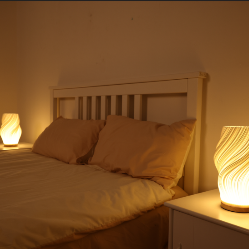 LED Bordlampe med Dæmpbar Bølgeform - Skulpturel Belysning