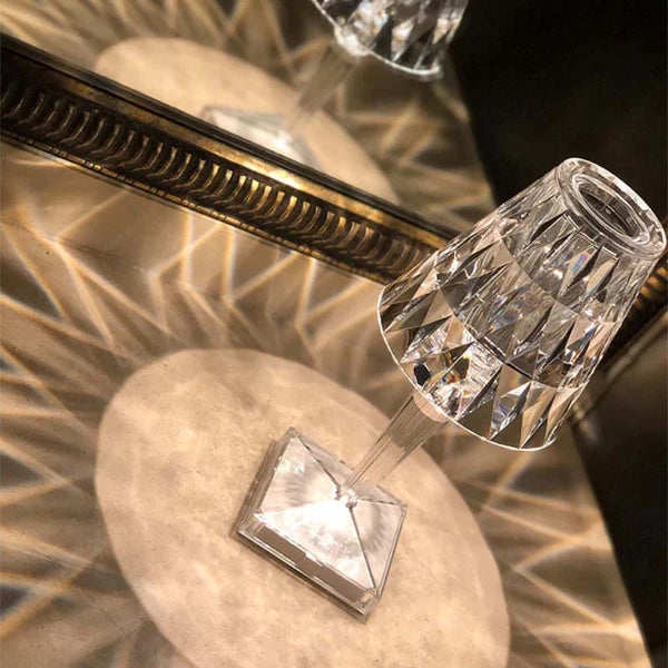 Lámpara de mesa – Acrílico brillante, diseño elegante para el salón o el dormitorio