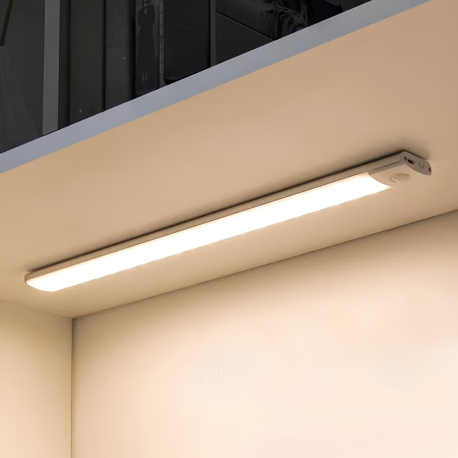 Bevægelsessensor Lampe – Dæmpbar, Hvidt Lys til Skab, Gang eller Køkken