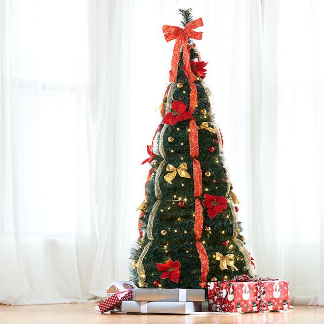 Artificial Christmas tree – Realistic with LED lighting, maintenance-free for stress-free Christmas decoration