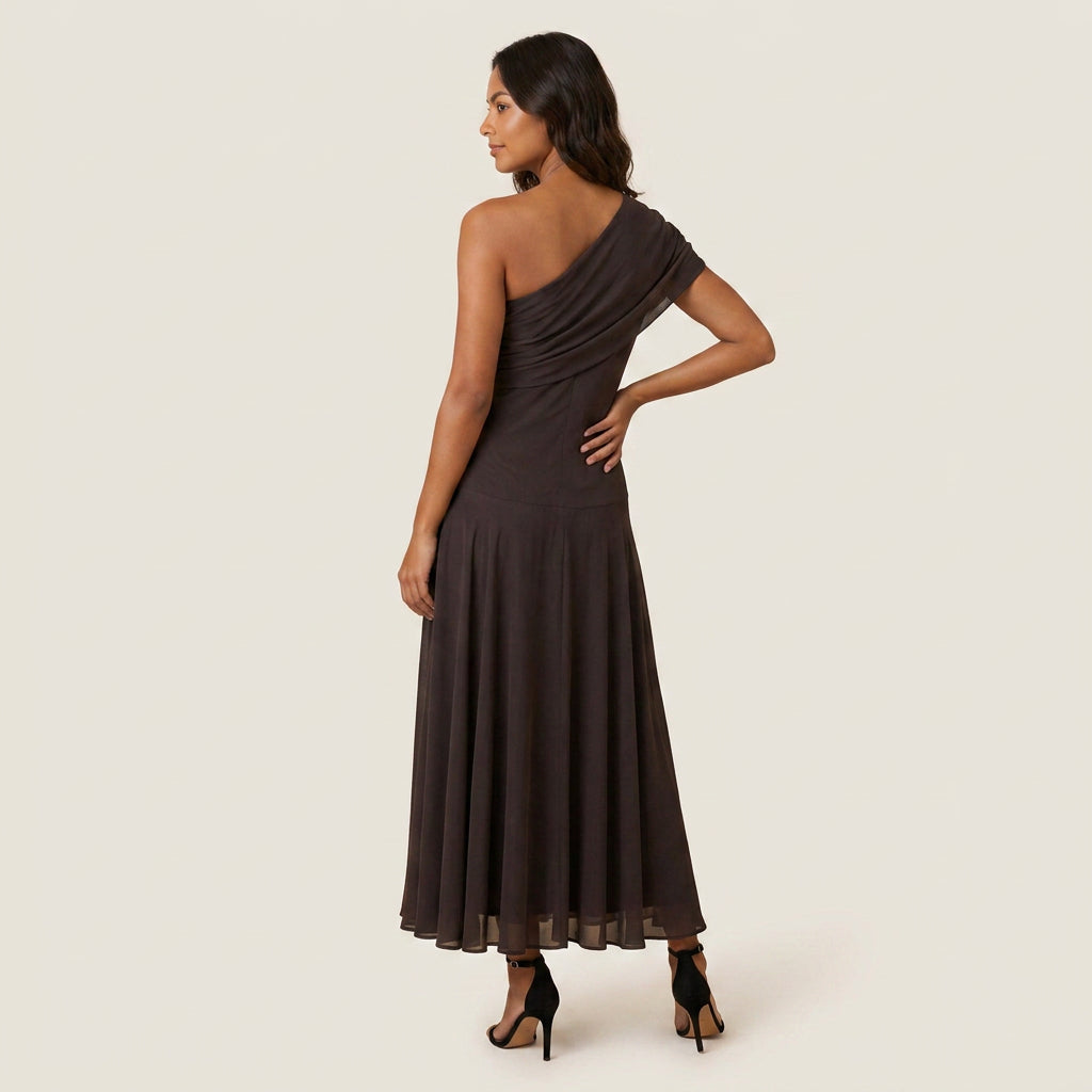 Dame Midikjole med Asymmetrisk Skuldersnit i Chiffon-look