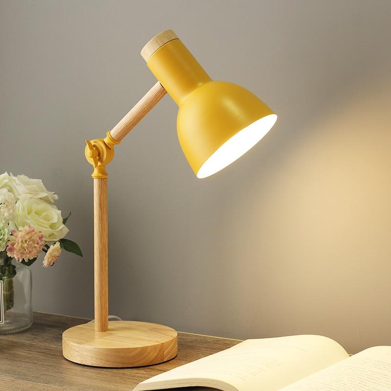 Bordlampe i Træ Skandinavisk Design – Justerbar Bordlampe