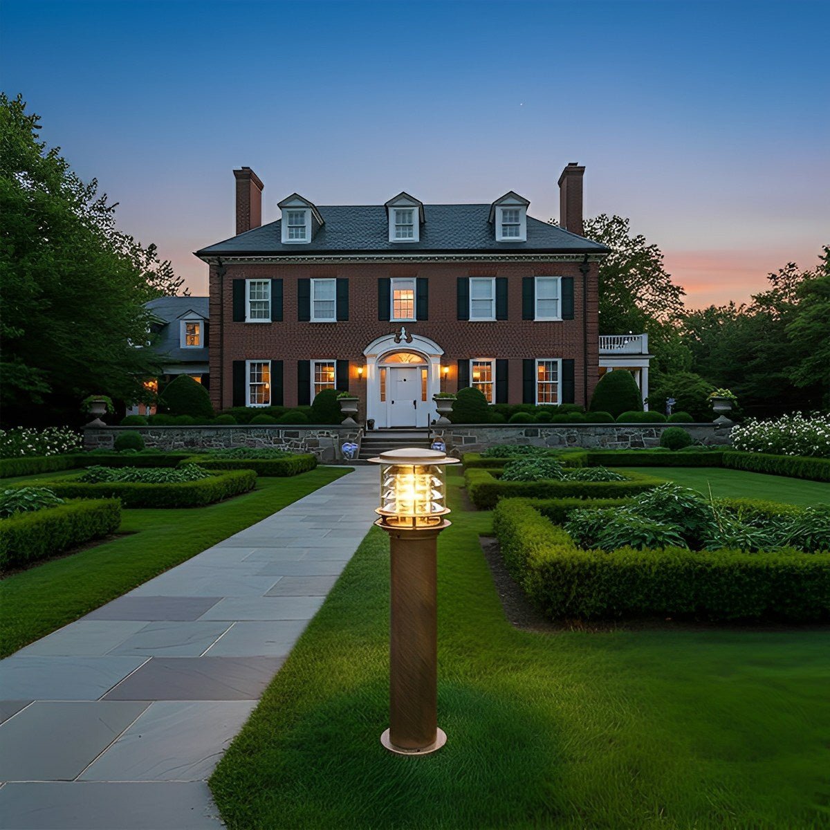 Modern Outdoor Lamp – Black or Bronze, Waterproof and Energy-Efficient for the Garden or Patio