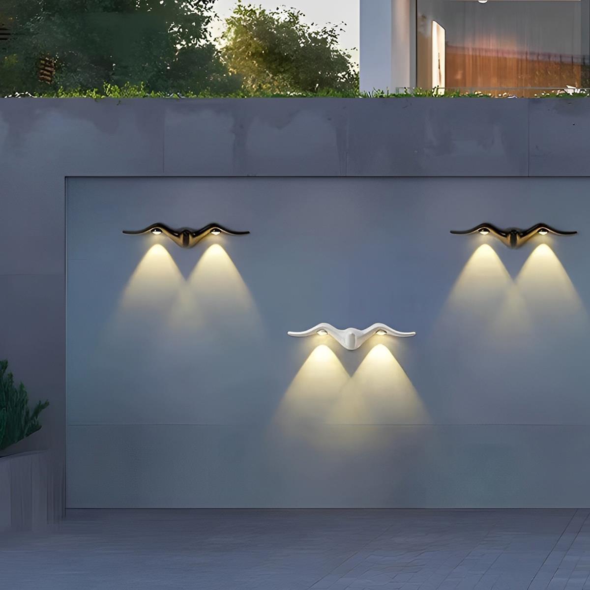 Outdoor Wall Sconce – Aluminum, Minimalist Design in Black or White for the Garden or Patio Lighting