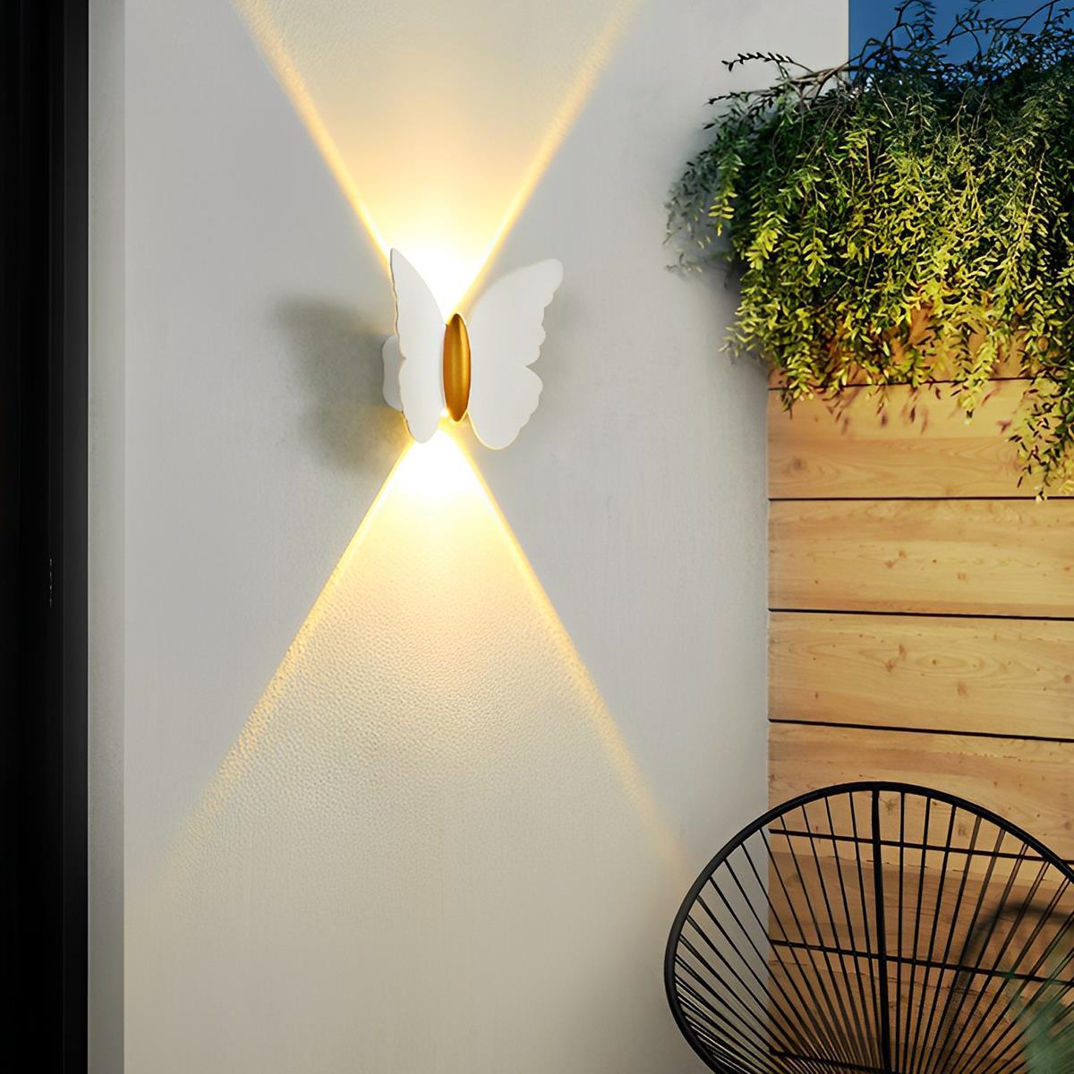 Outdoor Wall Sconce – Aluminum, Minimalist Design in Black or White for the Garden or Patio Lighting