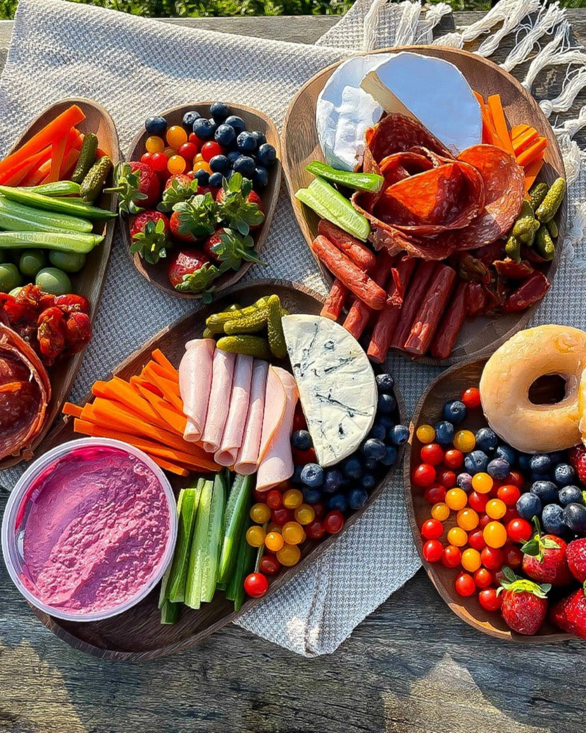 Tree Serving Board Set – Natural Acacia, Rustic Style for Kitchen or Dining Table