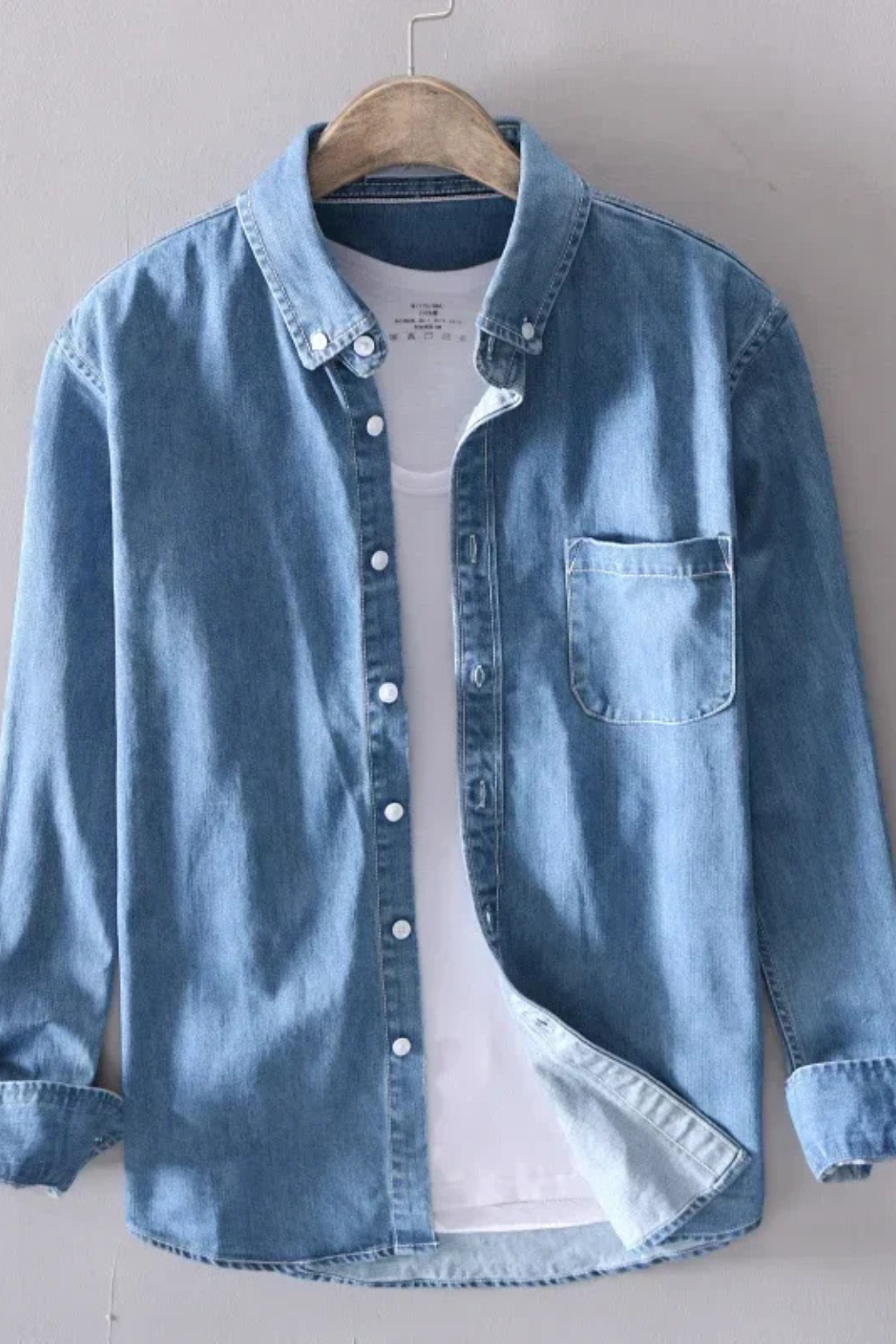Herreskjorte i Denim – Langærmet med Knapper og Brystlomme