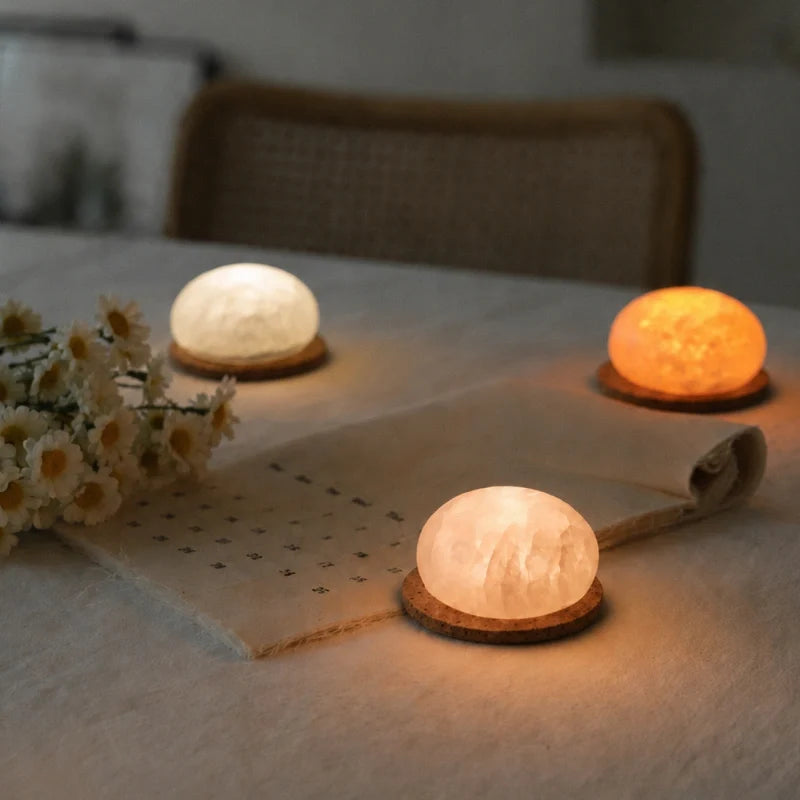 Mineral Lampe – Naturlig Stenfarve, Håndlavet Design til Soveværelse eller Stue