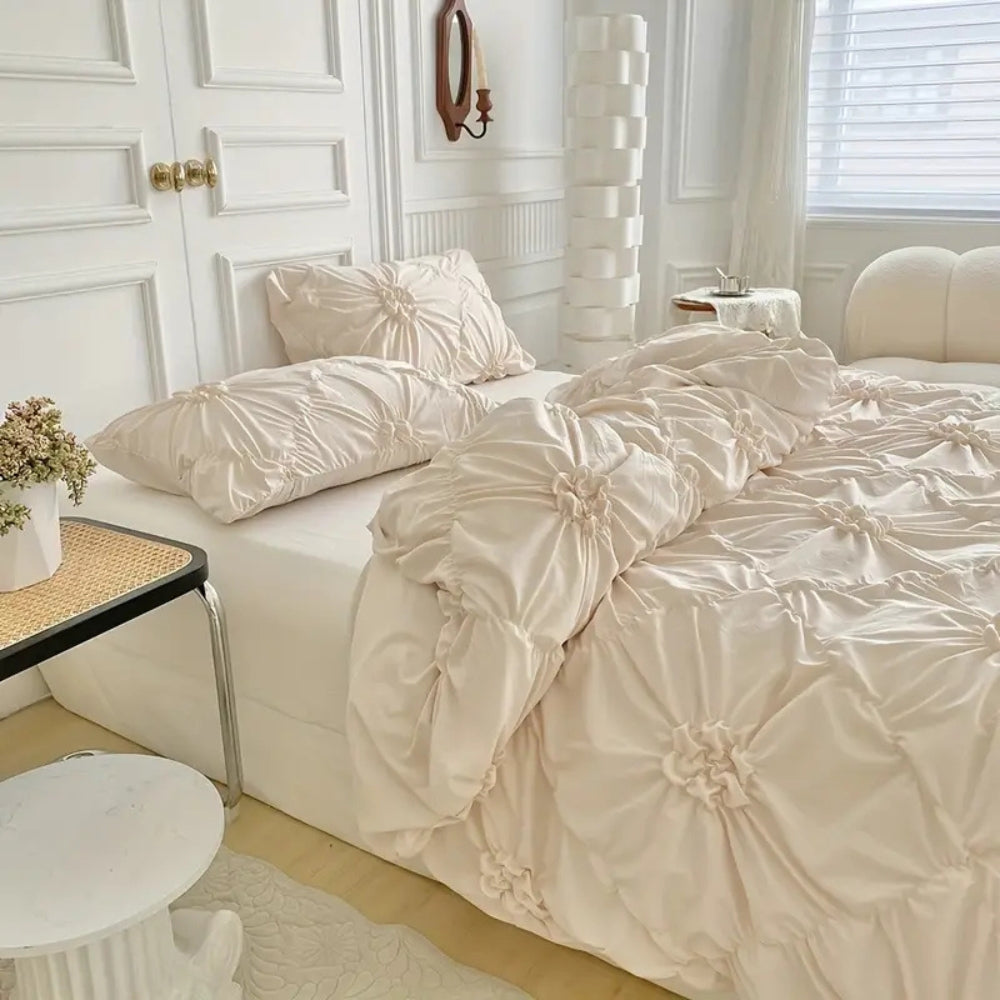 Wrinkled Flower Bedding Set – White, Elegant Microfiber for Bedroom with Pillowcase