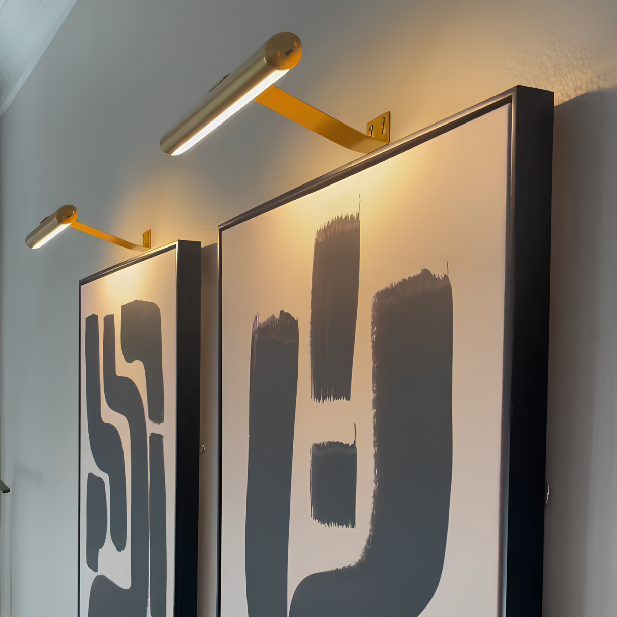 Wireless Wall Lamp – Aluminum, Modern Design with Dimmable Lighting for Artwork and Decor
