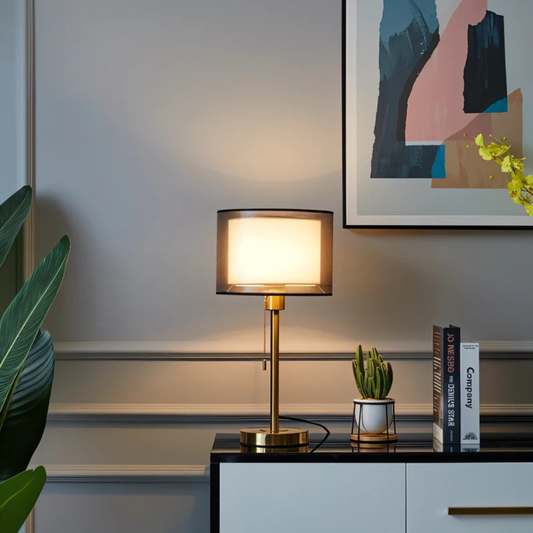 Bordlampe – Vintage Metal med Dobbelt Stofskærm til Soveværelse eller Stue Dekoration