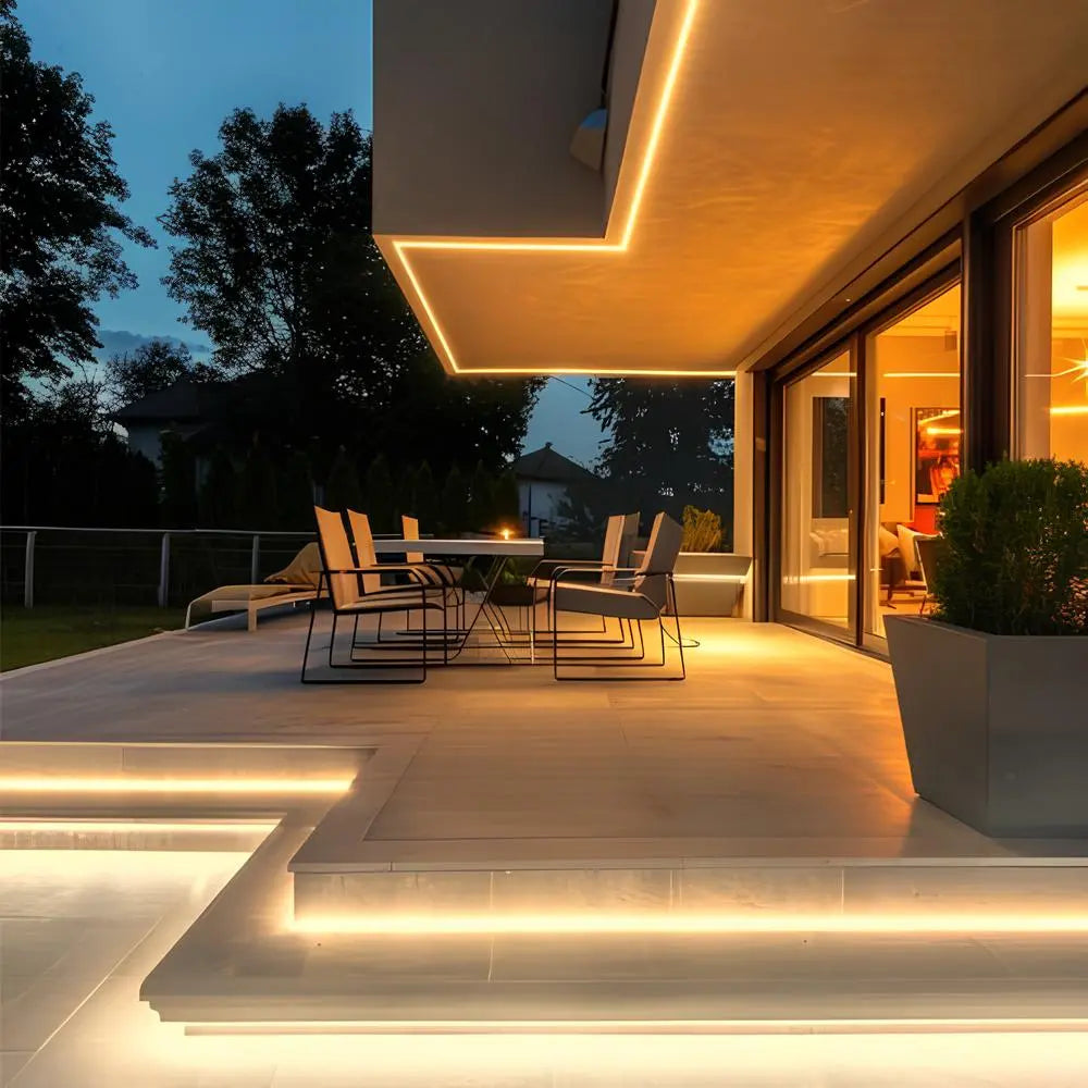 Motion LED Strip – Fleksibel og Vandtæt, Dæmpbar Belysningssystem til Trapper, Skabe og Badeværelser