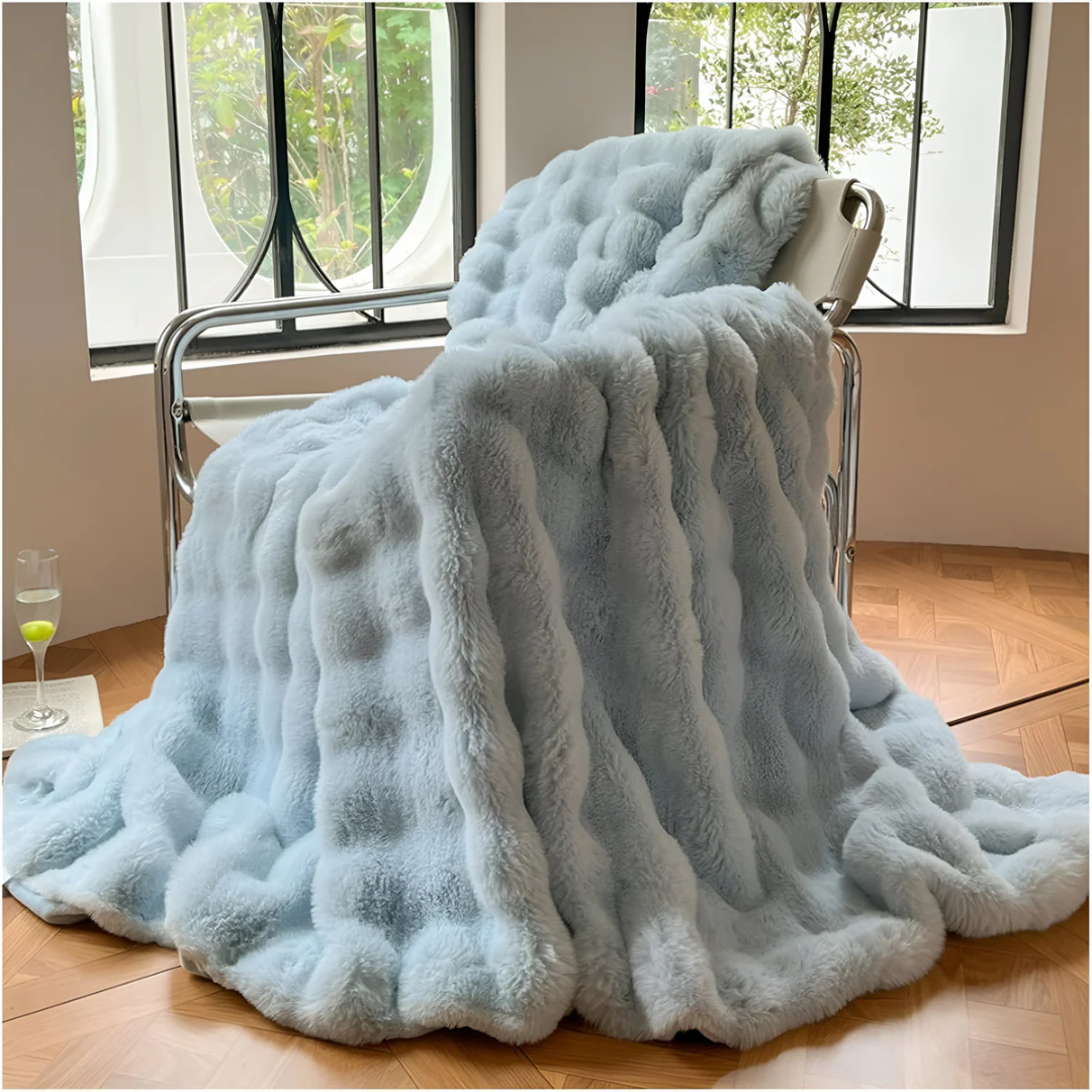 Fleece Blanket – Soft Polyester in Modern Design for Home or On the Go