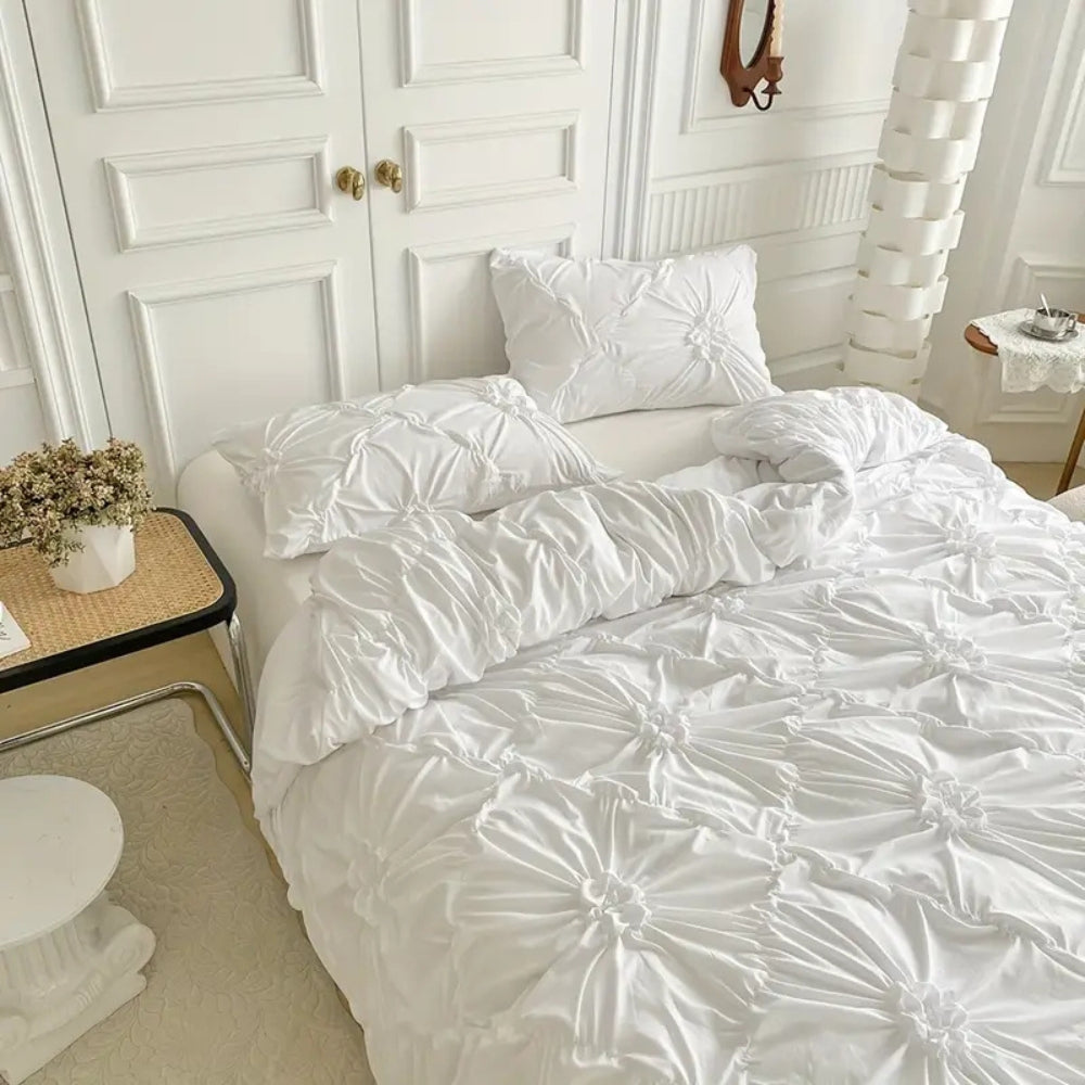 Wrinkled Flower Bedding Set – White, Elegant Microfiber for Bedroom with Pillowcase