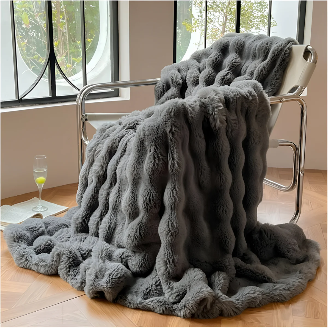 Fleece Blanket – Soft Polyester in Modern Design for Home or On the Go