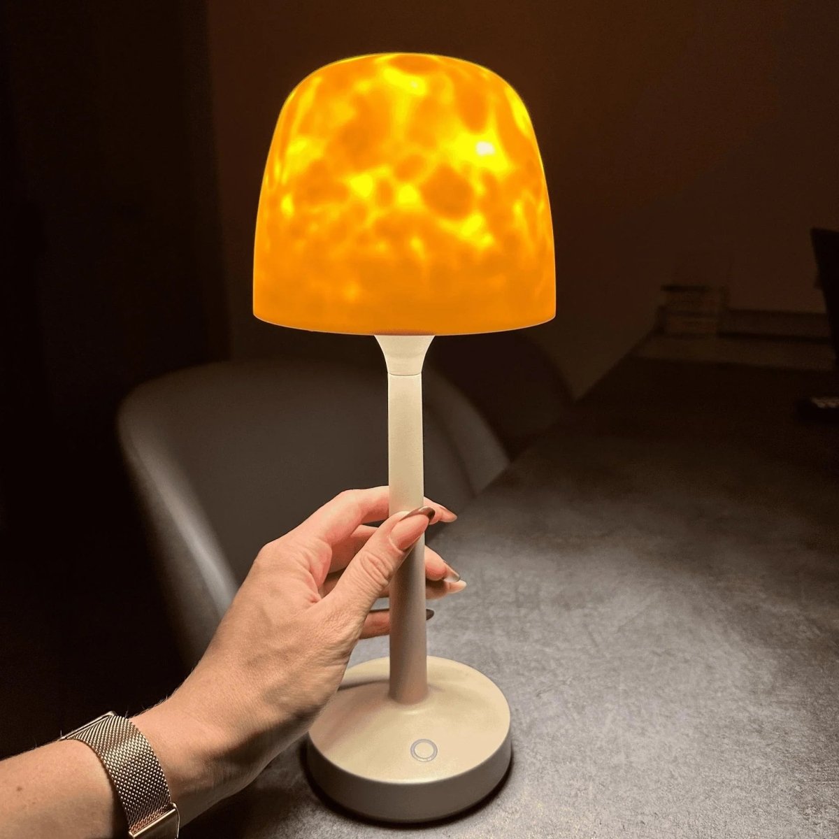 Trådløs Projektorlampe – 16 Farver, Stemningsfuld Belysning med Slaaptimer til Stue eller Soveværelse