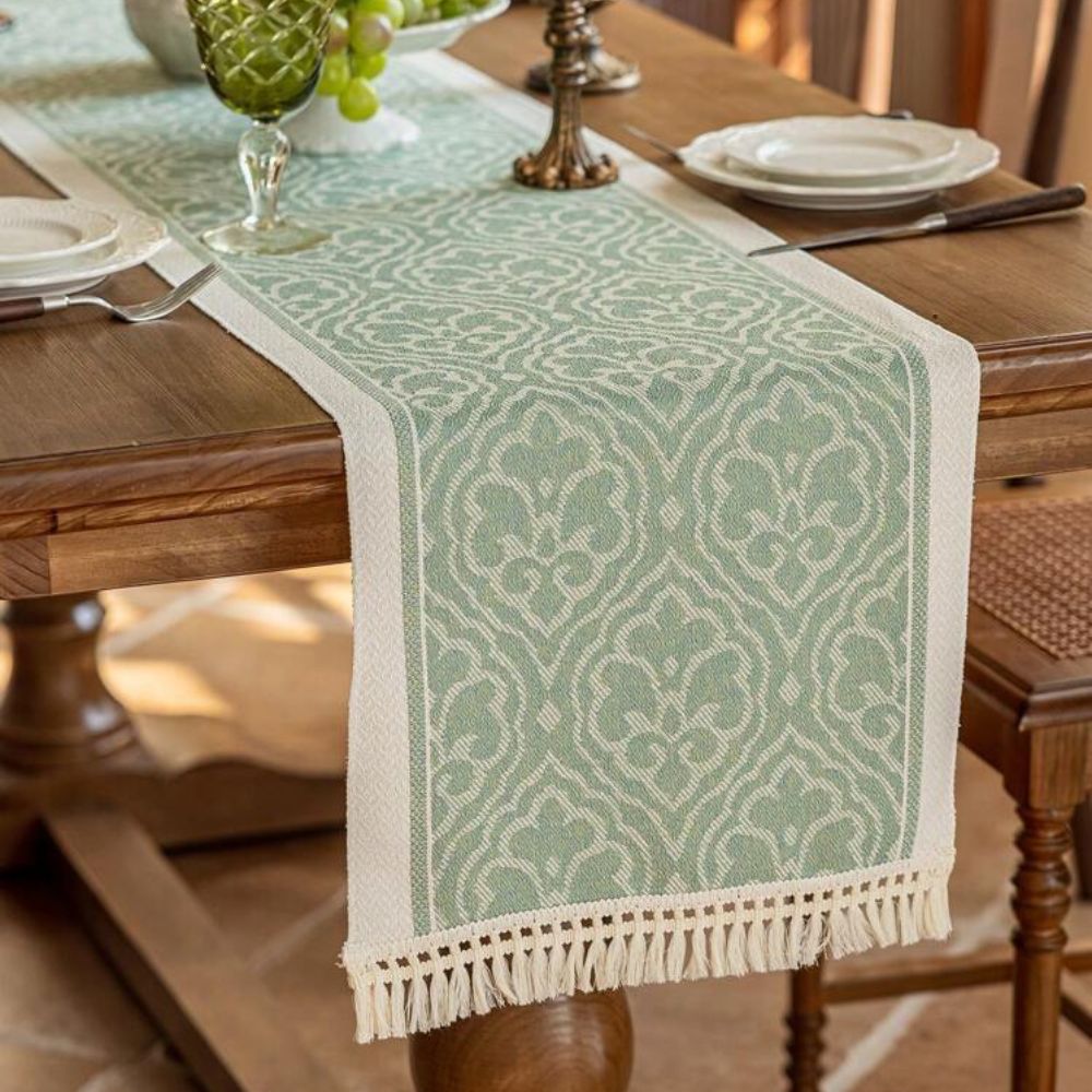 Damask Dune Borddug – Jordfarver, Jacquard Blomsterdesign med Frynser til Spisebord eller Sofabord