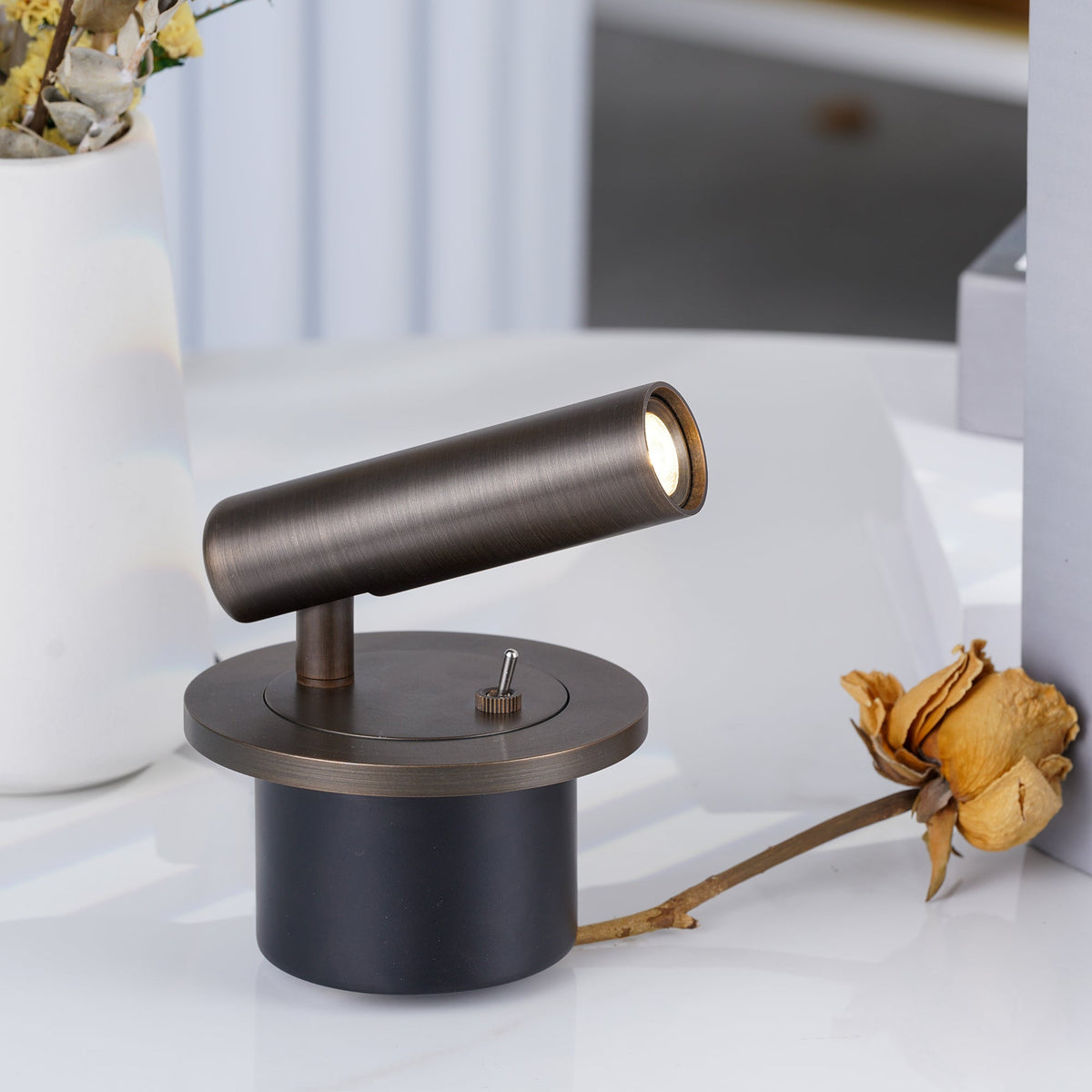 Væglampe med Justerbart Cylinderhoved i Metal – LED Læselampe