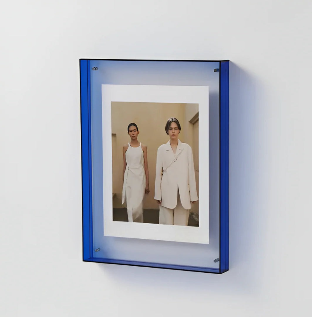 Acrylic Photo Frame – Transparent, Minimalist Design for Your Desk or as Wall Decor