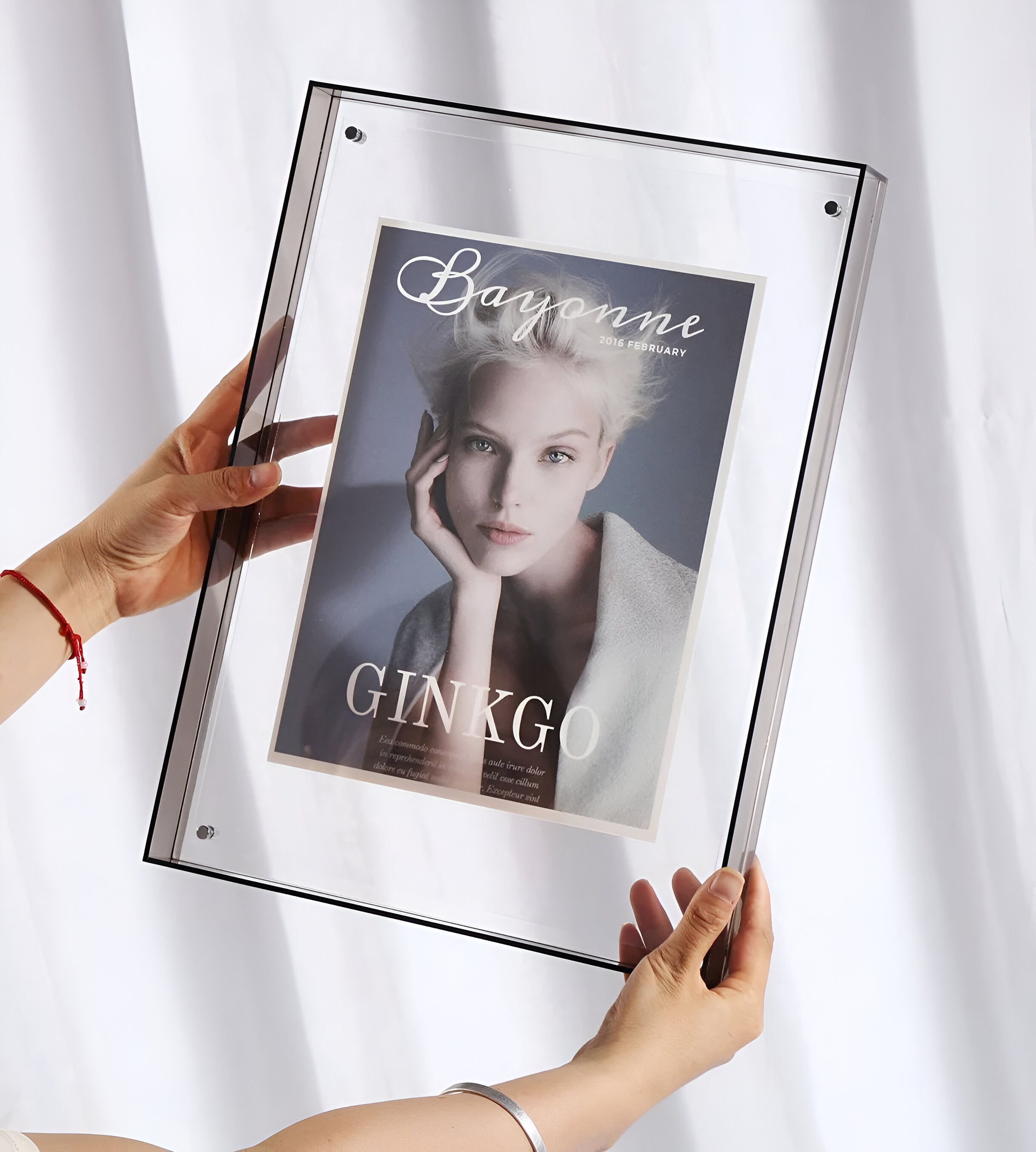 Modern Photo Frame – Transparent Acrylic, Minimalist Design for Office or Wall Decoration