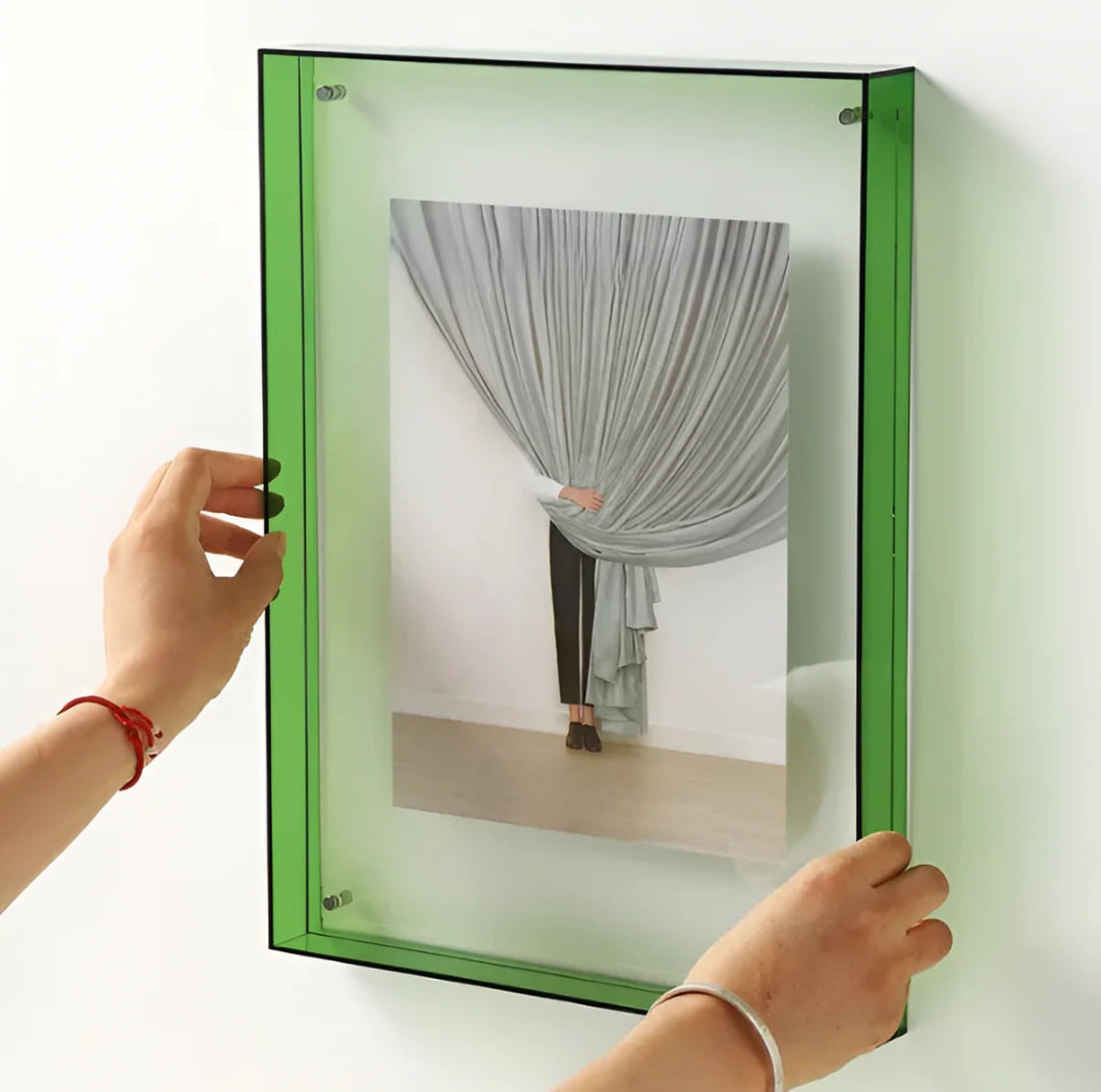 Acrylic Photo Frame – Transparent, Minimalist Design for Your Desk or as Wall Decor