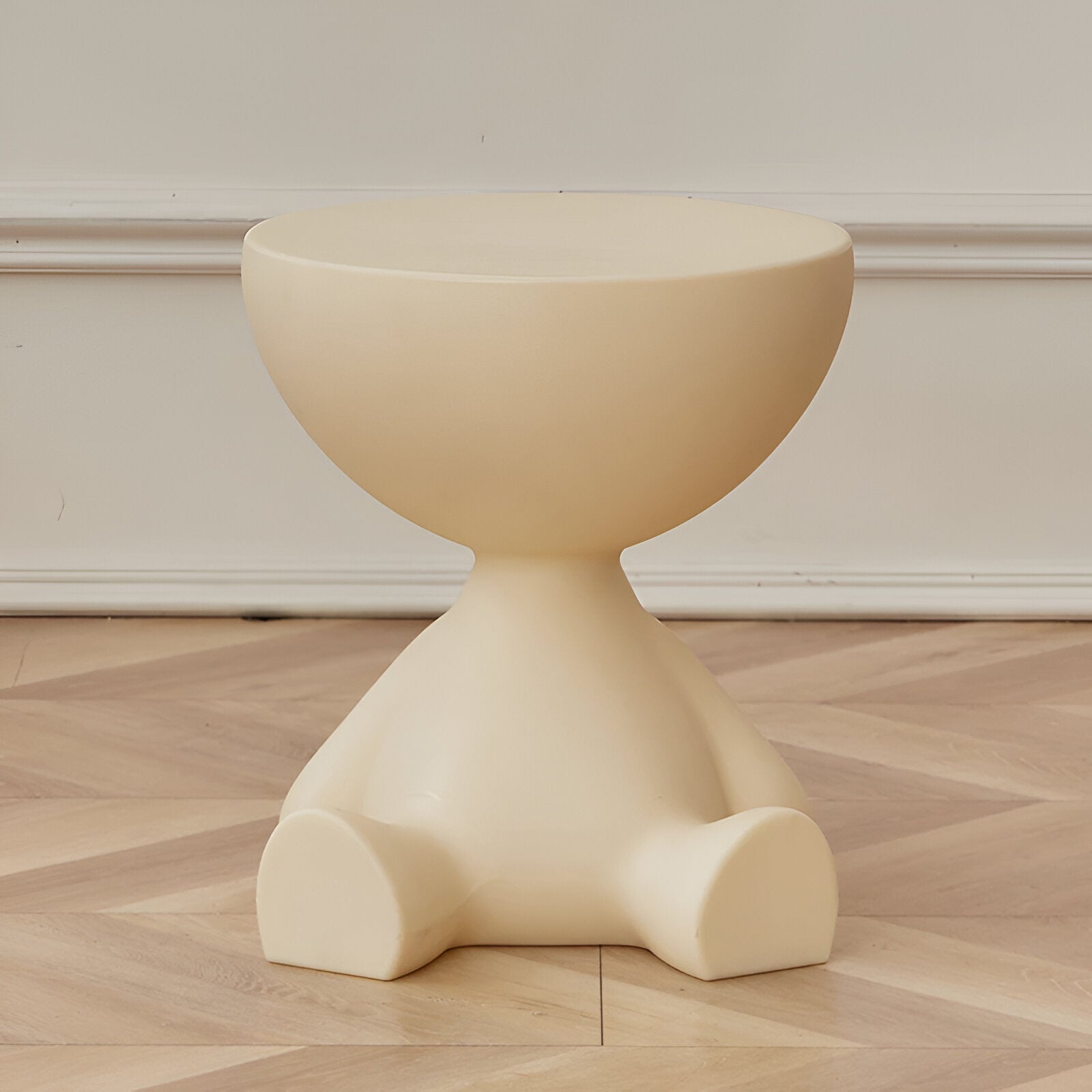 Round low table – black plastic, timeless design for living room or sitting room