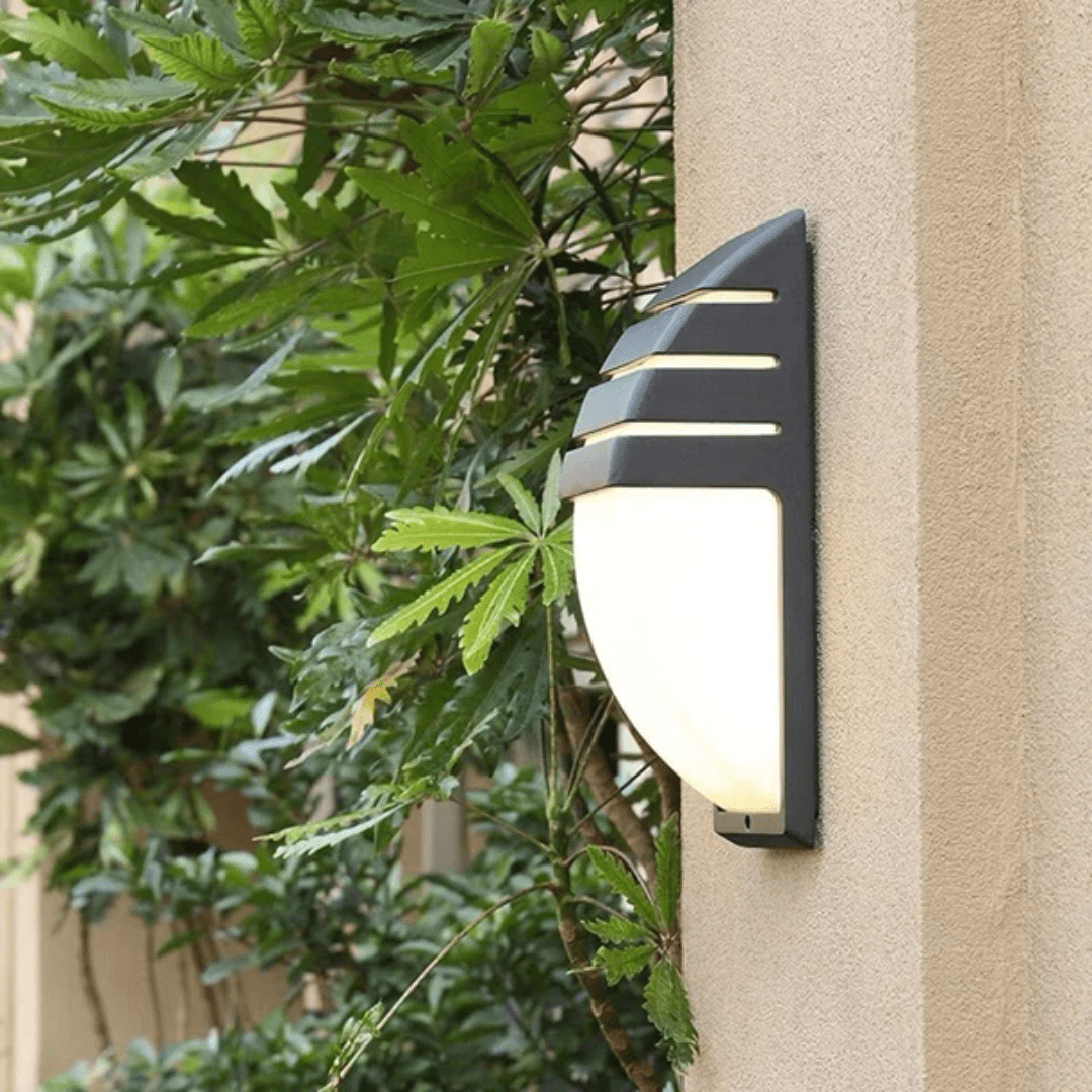 LED Udendørslampe – Mat Sort, Moderne Design til Terrasse og Indgang