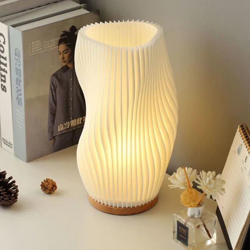 LED Bordlampe med Dæmpbar Bølgeform - Skulpturel Belysning