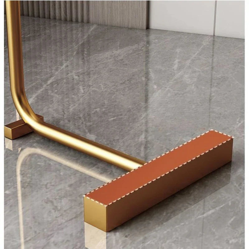 C-formet Sidebord – Slankt og Mobilt, Ideelt til Sofa eller Soveværelse i Moderne Design