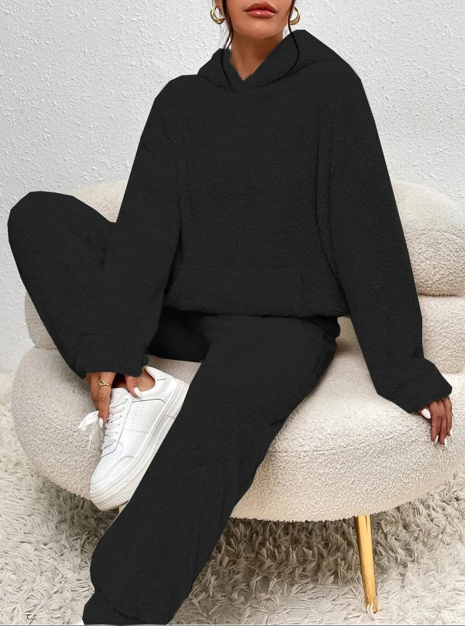Dame Hjemmedragt i Teddy med Hætte – Blødt One-Piece Jumpsuit