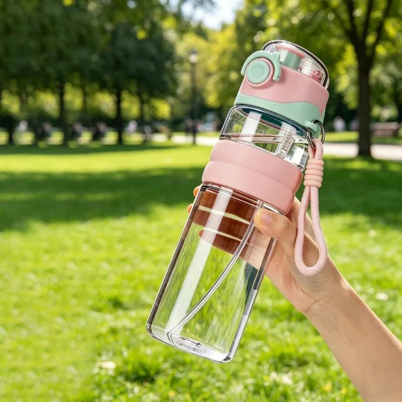Water Bottle with Mist Spray – 800 ml, Leak-Proof Design for Sports and Outdoor Activities