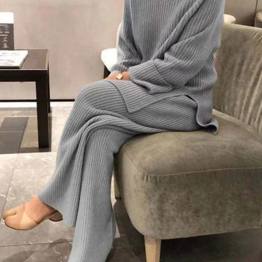 Samantha - Trendy Set of Sweater and Knitted Pants