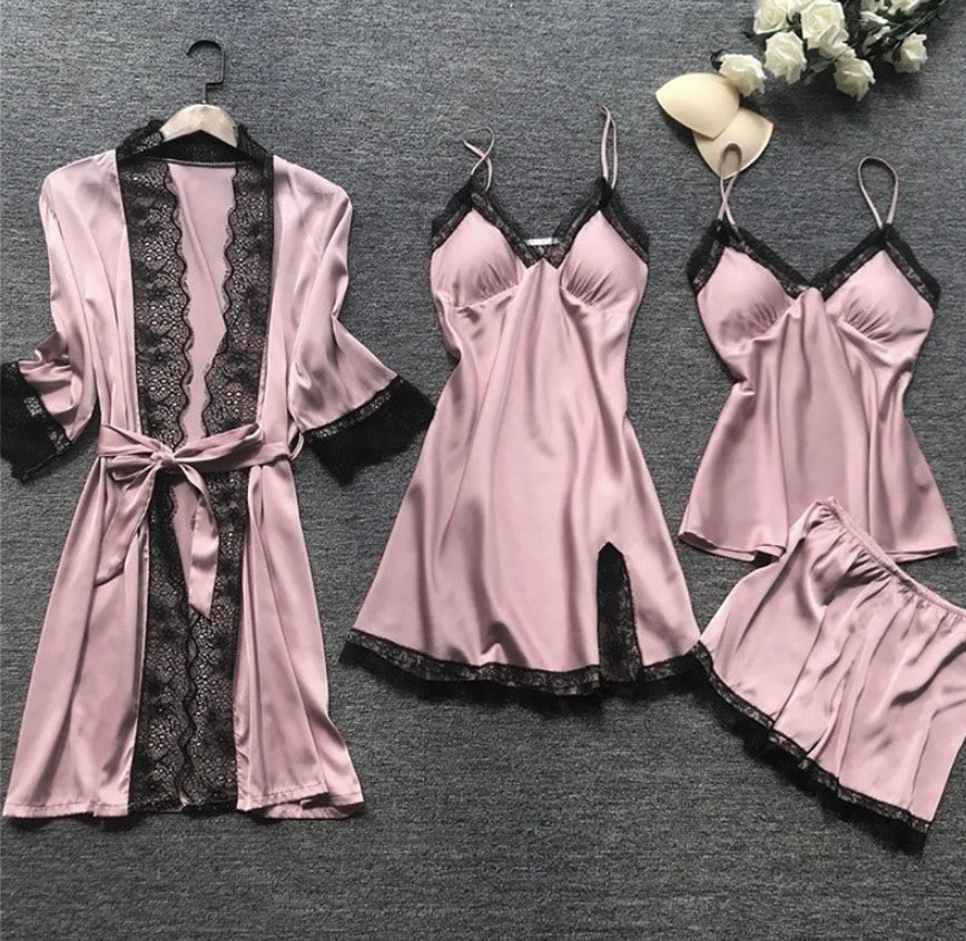 Dame Pyjamasæt i Satin med Blondedetaljer
