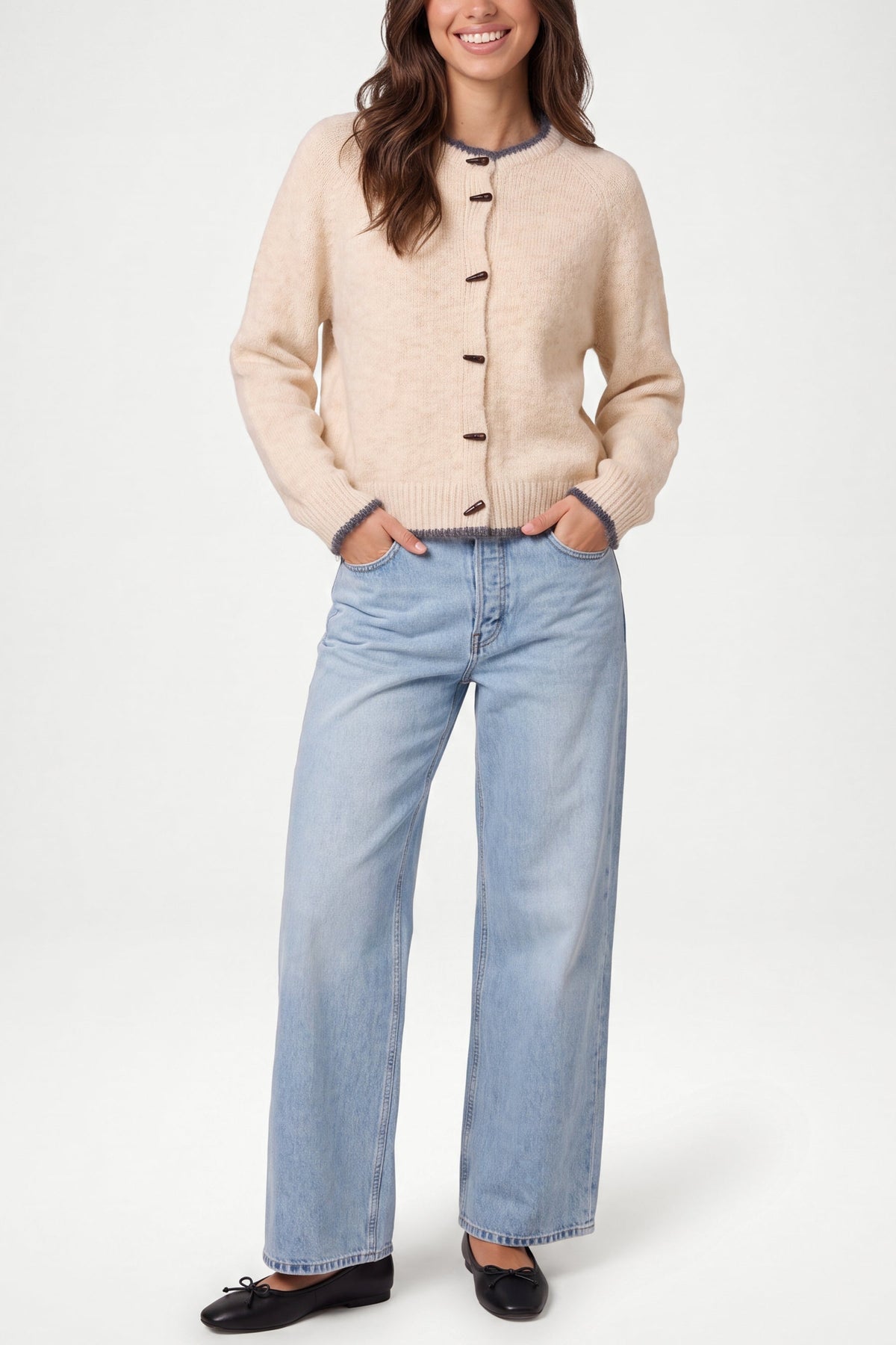Dame Cardigan med Rund Hals – Strikket Vest i Stenfarve