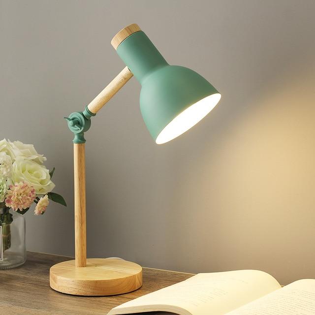 Bordlampe i Træ Skandinavisk Design – Justerbar Bordlampe